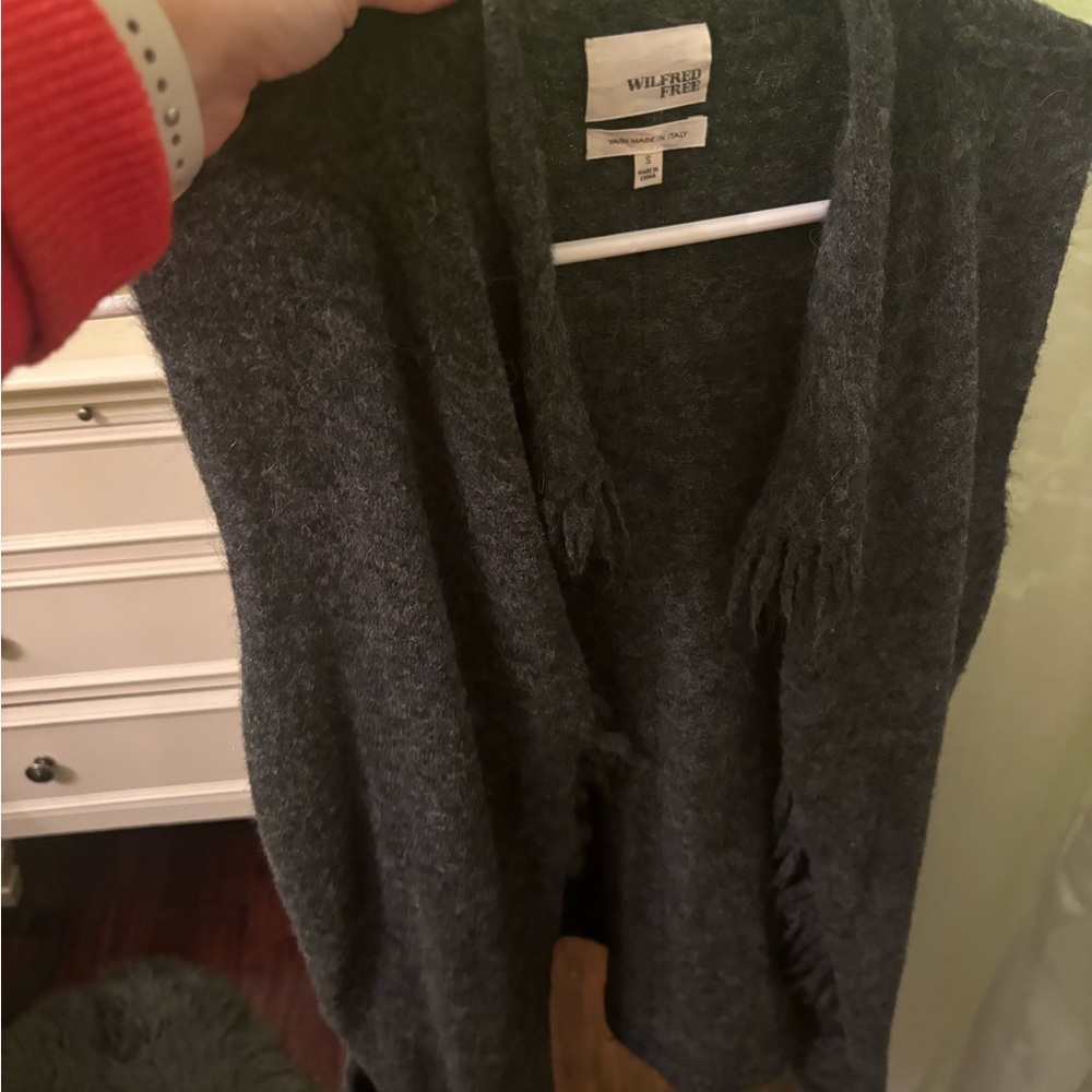 Aritzia vest